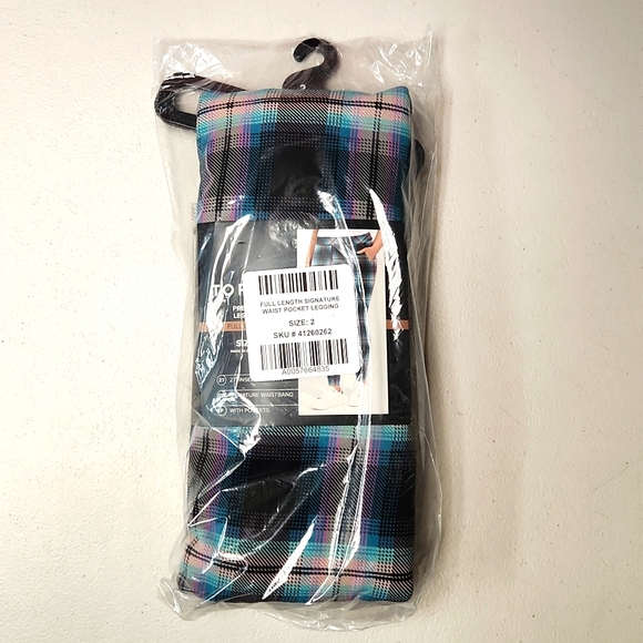 ❤️NWT VINTAGE TORRID PLAID POCKET LEGGING - COMFORT WAIST - OPAQUE - PLUS SIZE - Picture 4 of 9